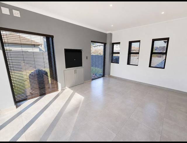 3 BEDROOM HOUSE FOR SALE IN RIETVALLEIRAND